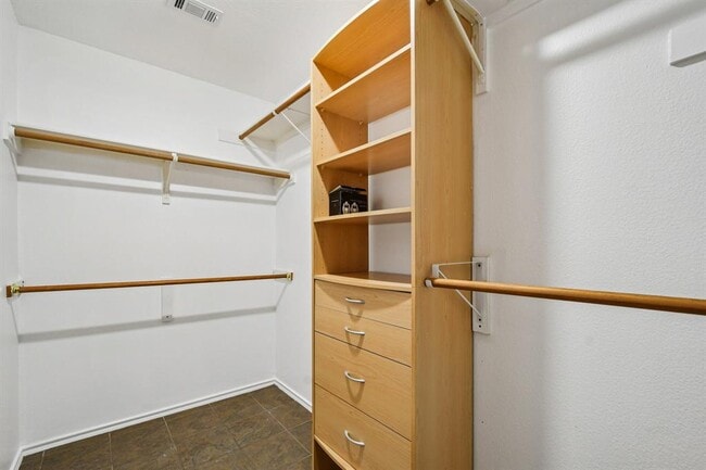 Building Photo - 16800 Bailey Jean Dr