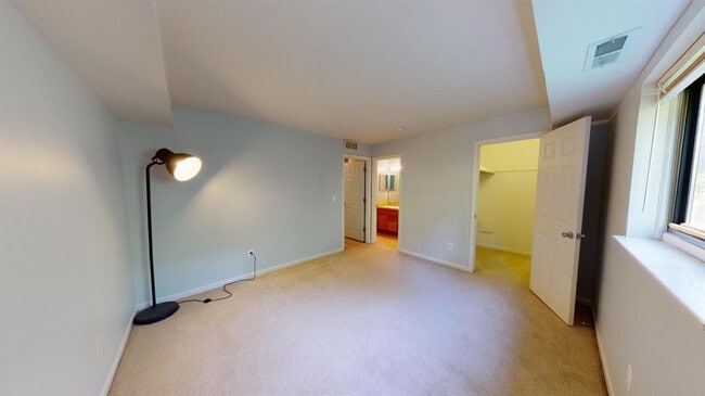 Building Photo - 275 Briarcrest Dr