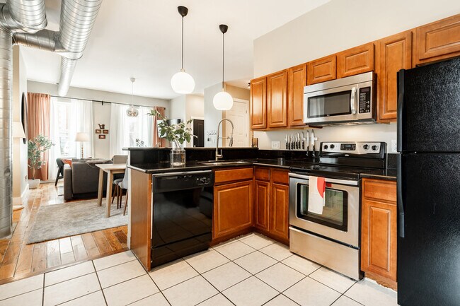 Building Photo - 1304 Broadway-ID1056031P