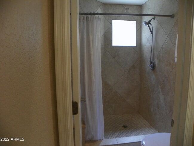 Building Photo - 8653 E Royal Palm Rd