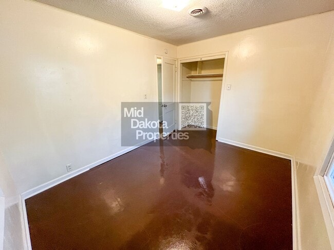 Building Photo - 604 N Wisconsin-2 Bedroom House