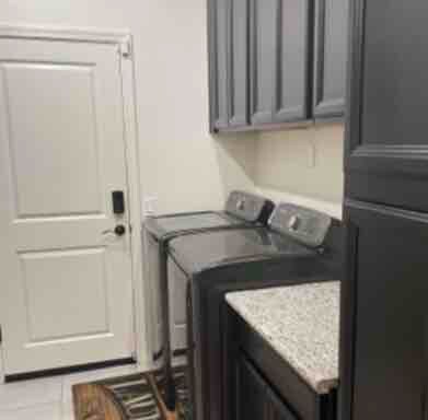 Building Photo - 2118 Iberian Ct