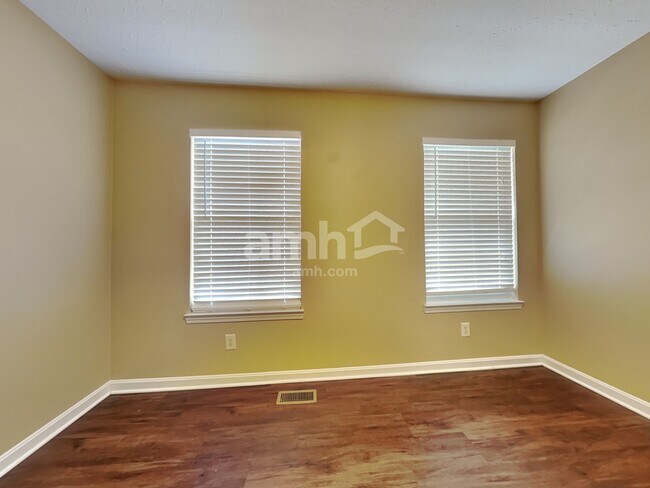 Building Photo - 1889 Bridle Path