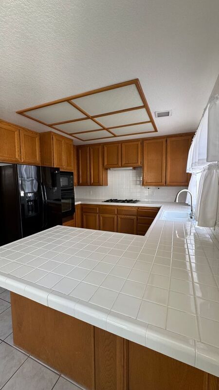 Building Photo - 452 E Bougainvillea Ln