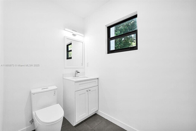 Building Photo - 18750 SW 117th Ave