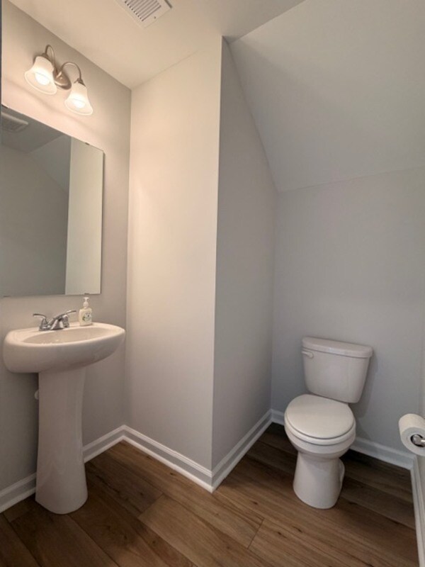 Building Photo - 2026 Skyline Rd