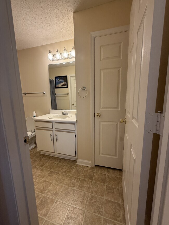 Building Photo - 1231 Ladys Island Dr