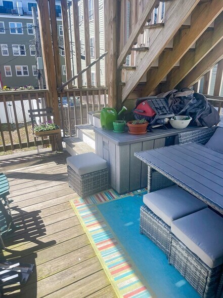 Building Photo - 237 W 3rd St