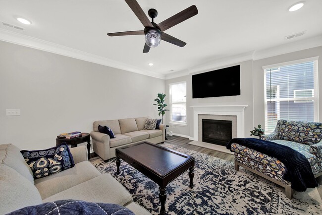 Building Photo - Beautiful 3 bed house in Belmont NC!