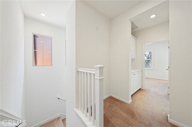 Building Photo - 75 Emerald Clover