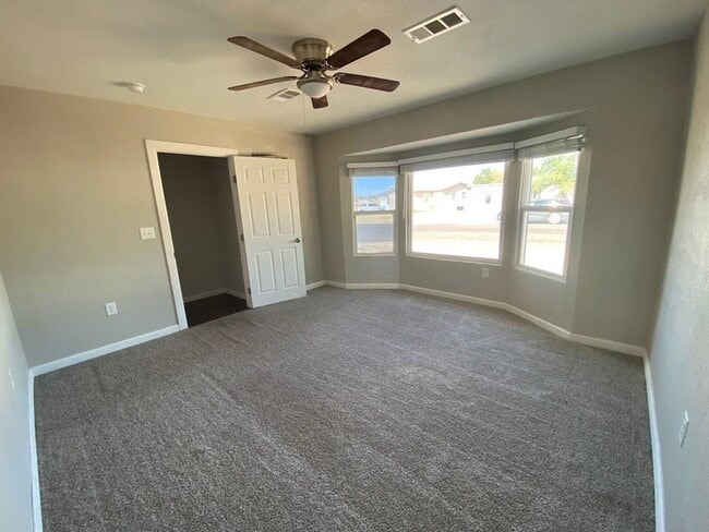 Building Photo - 3621 Spruce Ave