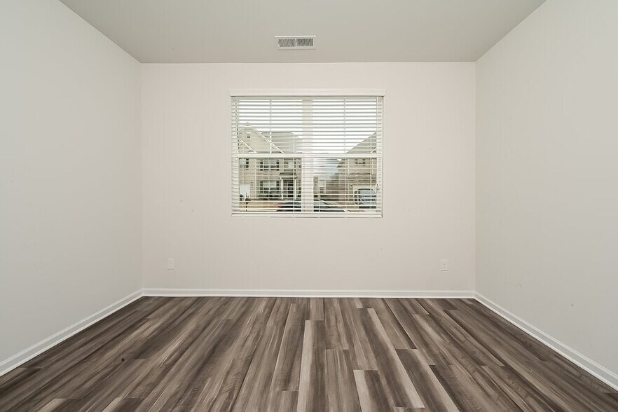 Building Photo - 457 Culloden Moor Dr