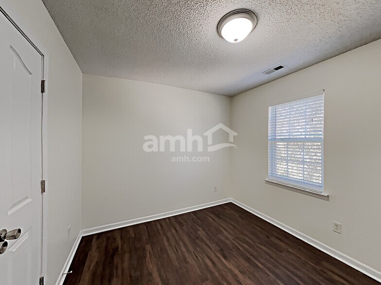 Building Photo - 3927 Bayse Ct