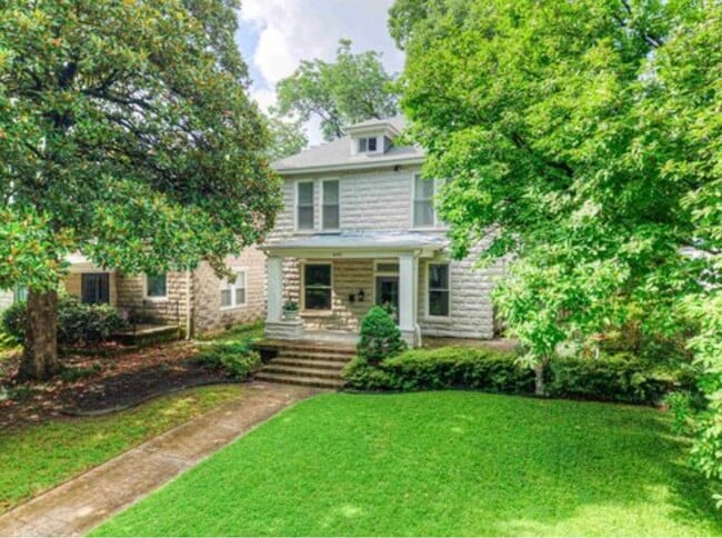 Primary Photo - 1692 Carruthers Pl