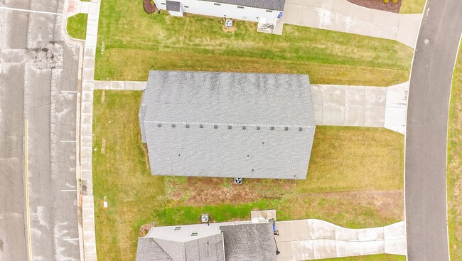 Building Photo - 977 Hillpoint Rd