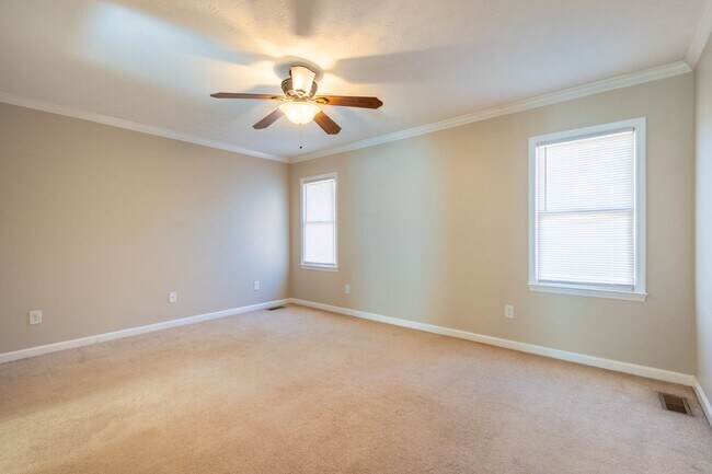 Building Photo - Primrose Walk