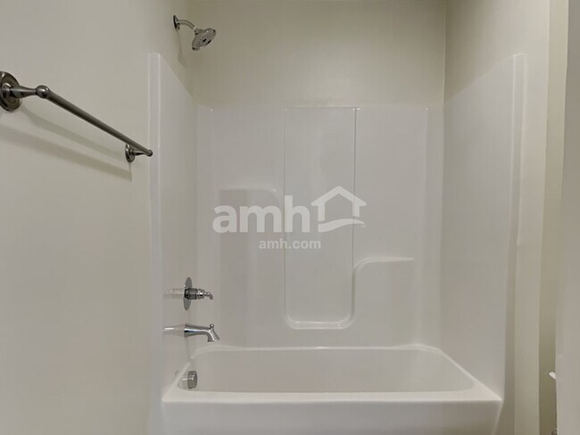 Building Photo - 5516 Central Grove Sq