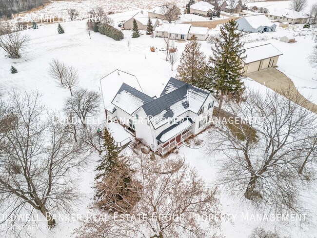 Building Photo - N502 Military Rd