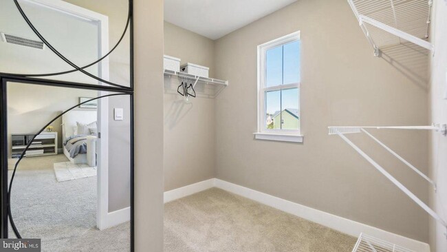 Building Photo - 124 Charing Cross Dr
