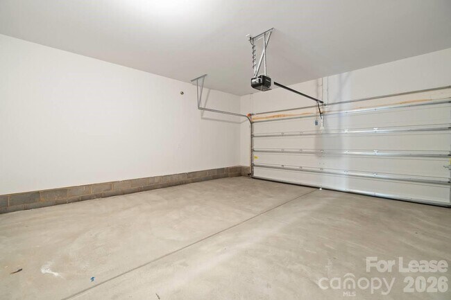 Building Photo - 1024 Arbury Way