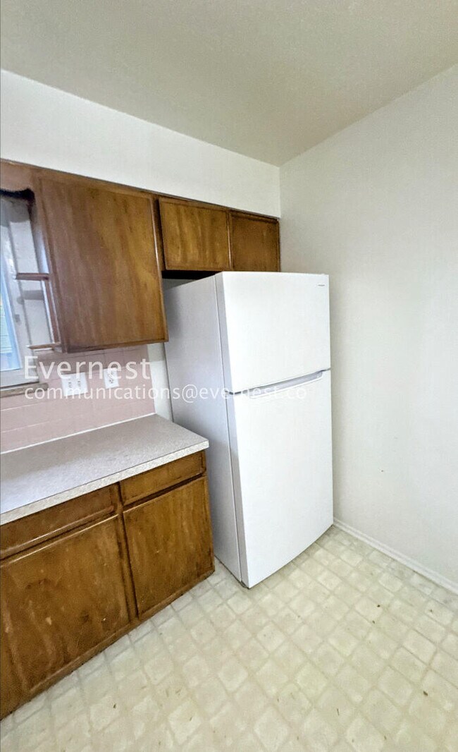 Building Photo - 5618 S Fox Cir