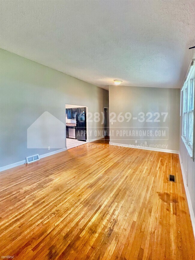 Building Photo - 3 br, 2 bath House - 2405 Melbourne Dr -