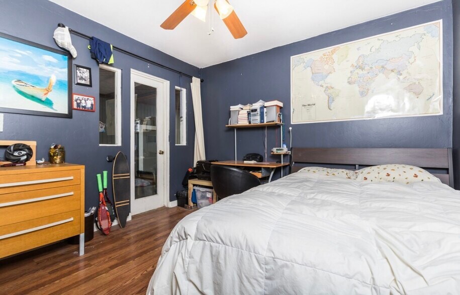 Bedroom 1 - 3943 Ingraham St