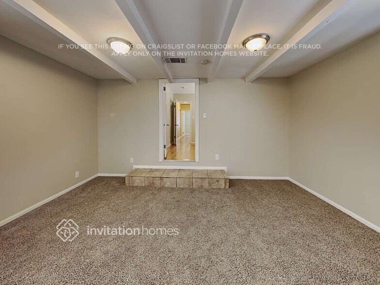 Building Photo - 4558 Albury Ave