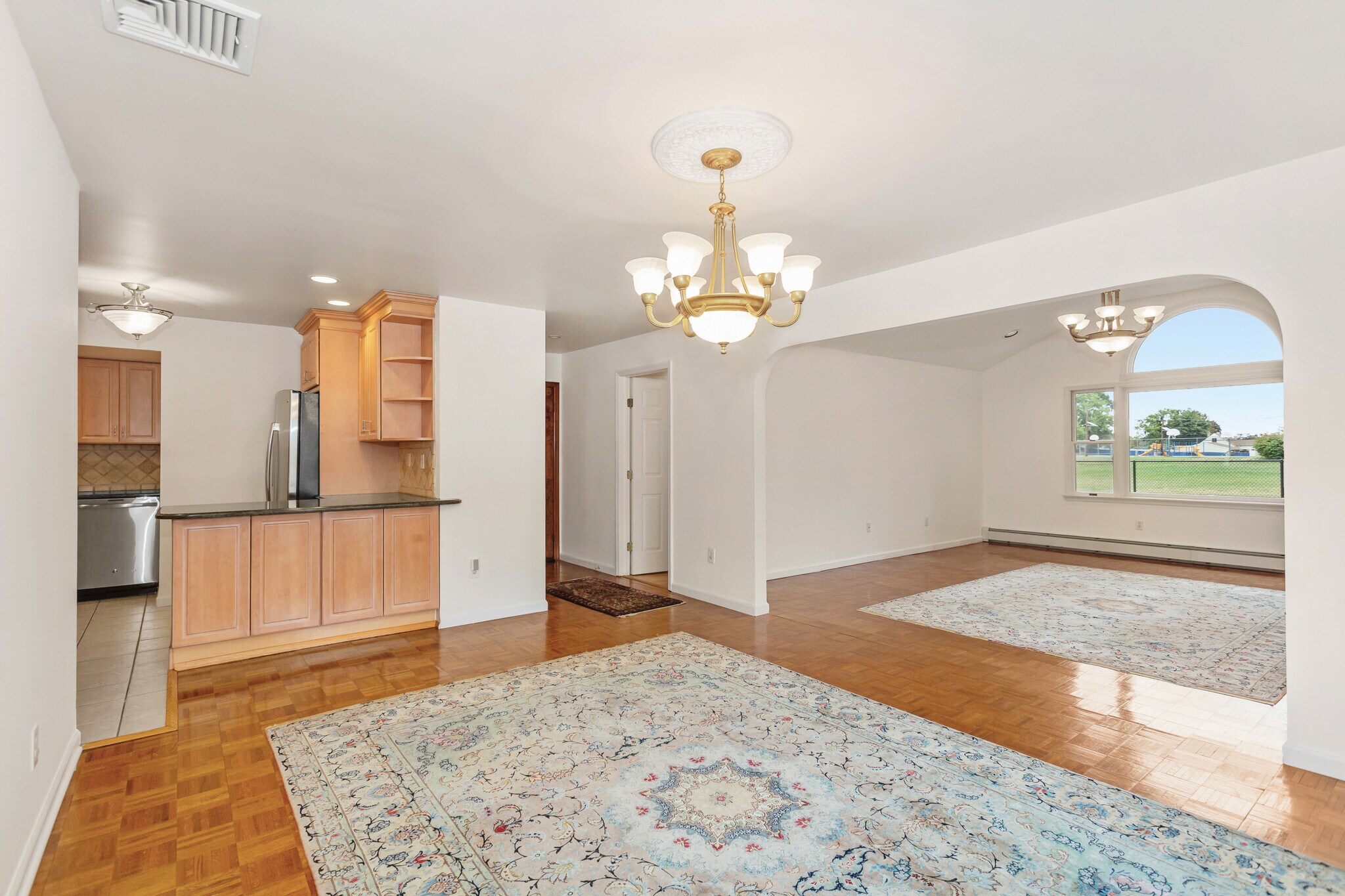 Building Photo - 130 N 7th St