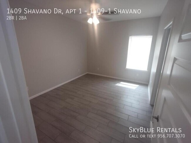 Building Photo - 1409 Shavano Dr