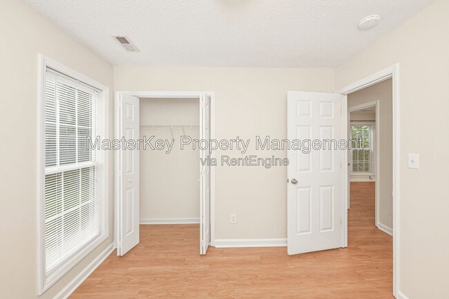 Building Photo - 6307 Forest Ridge Dr