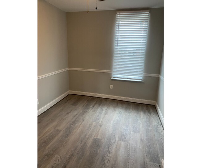Interior Photo - 837 North Fulton Avenue