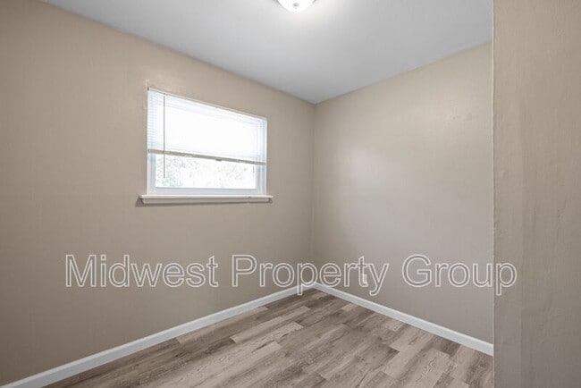 Building Photo - 23 Juno Dr