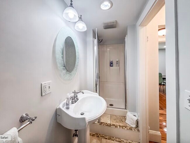 Building Photo - 65-67-67 St James Cir