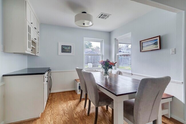 Building Photo - 12318 Woodthorpe Ln