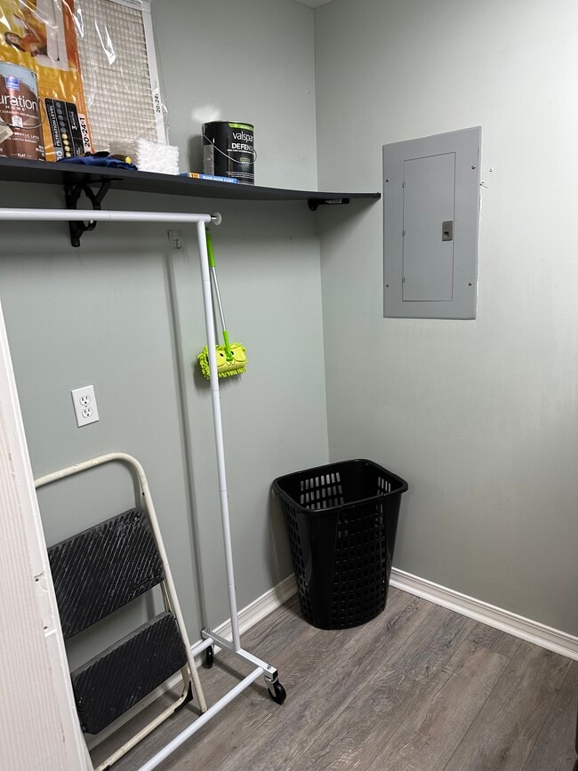 Building Photo - 236 Pine Ridge Dr