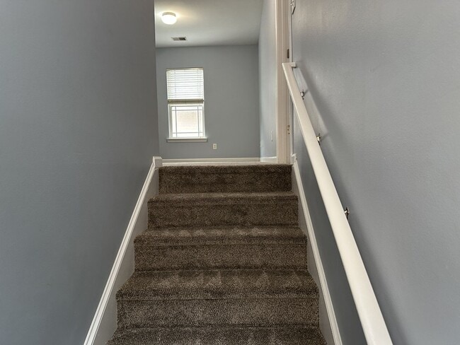Building Photo - 250 Summer Hill Way