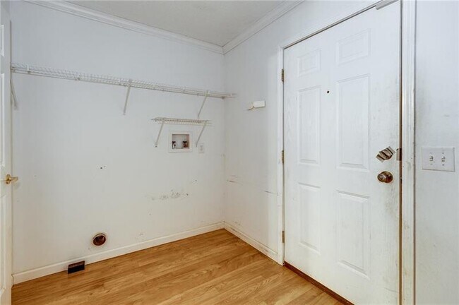 Building Photo - 6057 Gaines Ferry Rd