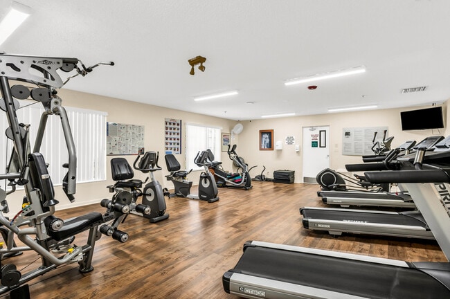 Building Photo - 18615 Breezy Palm Way