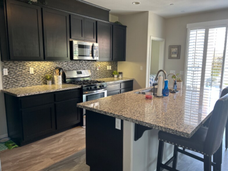 Building Photo - 22265 Pico St