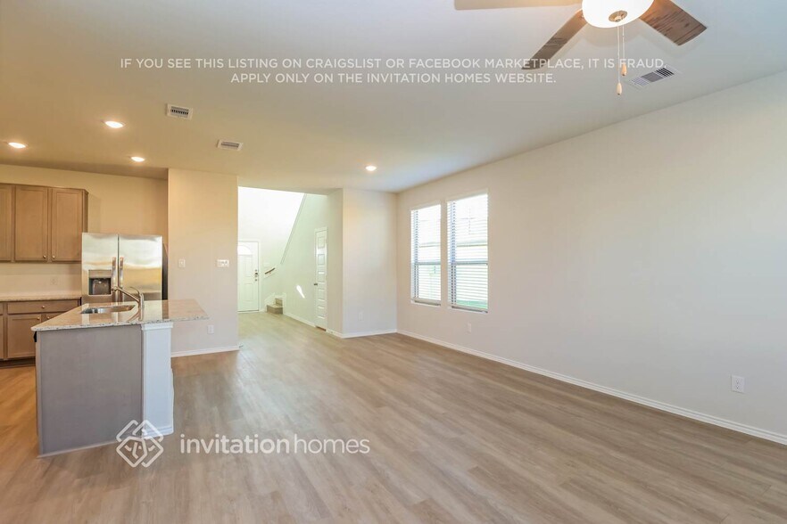 Building Photo - 10939 Heliosphere Wy