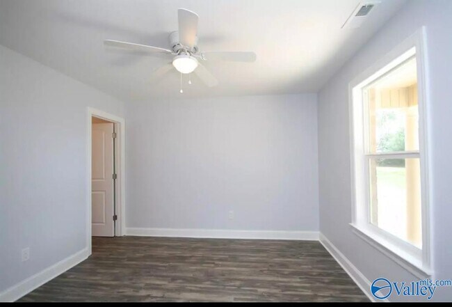 Building Photo - 100 Kaliegh Paige Cir