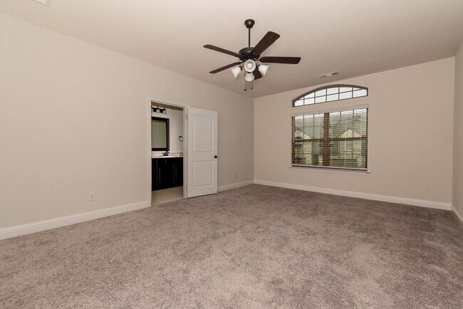 Building Photo - 6819 Jade Dr
