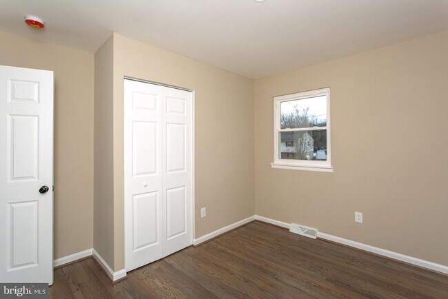 Building Photo - 5026 Preston Ln