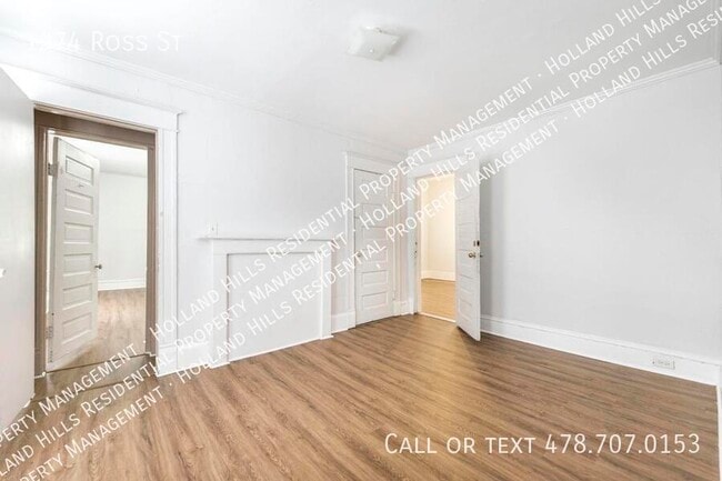 Building Photo - 1374 Ross St