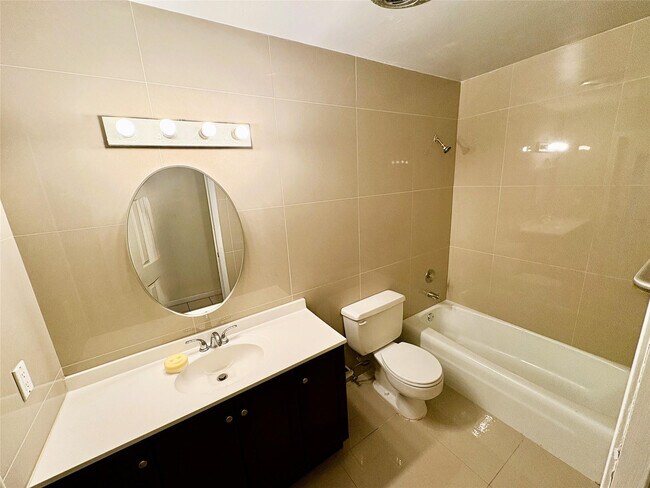 Building Photo - 7450 SW 15th St