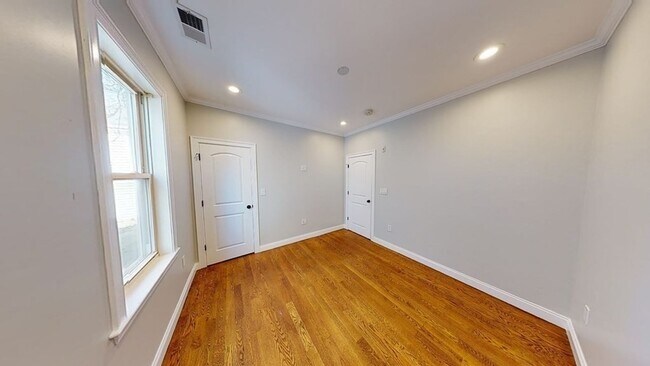 Building Photo - 27 Chestnut Ave