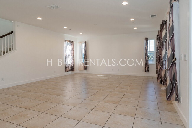 Building Photo - EXCLUSIVE ELLIS HOME For Rent in Tracy - o...