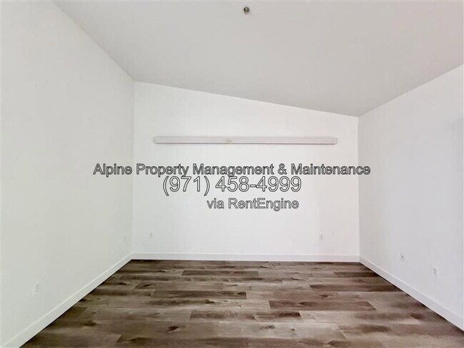 Building Photo - 10010 SW 125th Ave