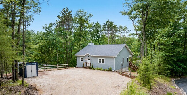 Building Photo - Tranquil Waters - Furnished Monthly Rental